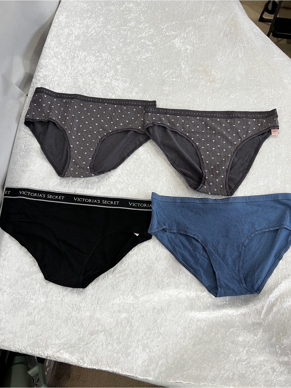 Victoria's Secret Lot Of Four Underwear Panties Brief Size X-Large Cotton Blend